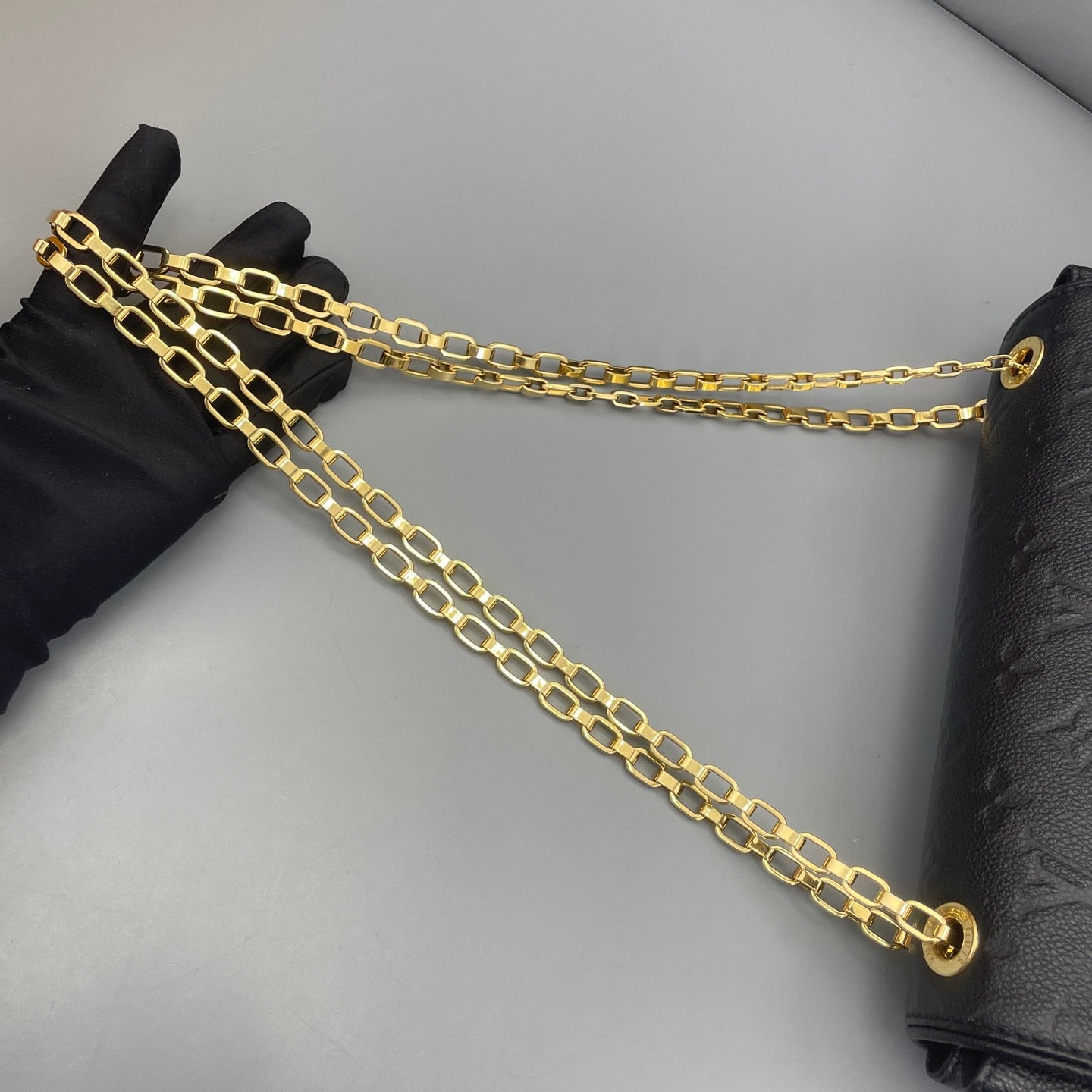 Louis Vuitton - Saint Germain - Leather - Black - (medium)