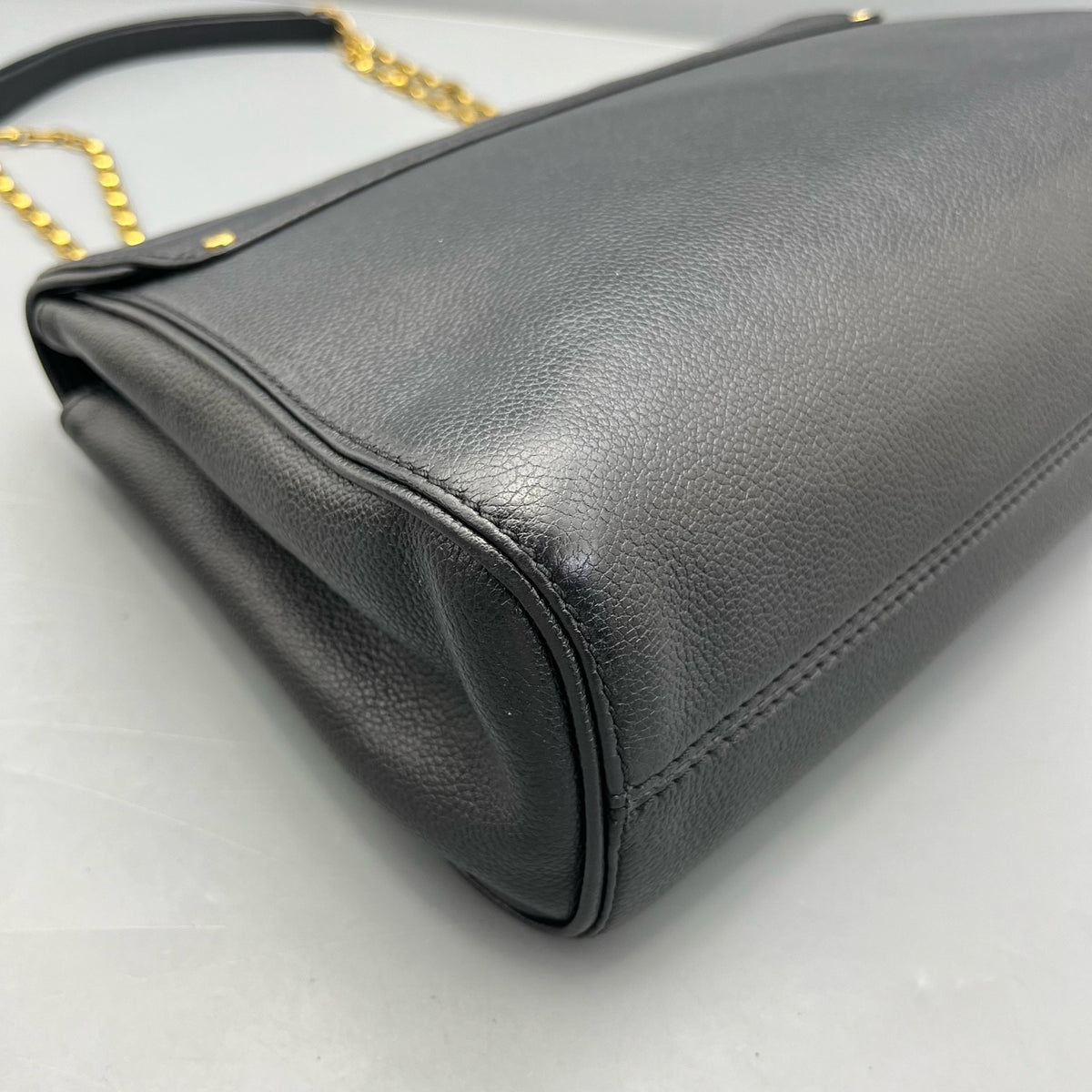 Louis Vuitton - Saint Germain - Leather - Black - (medium)