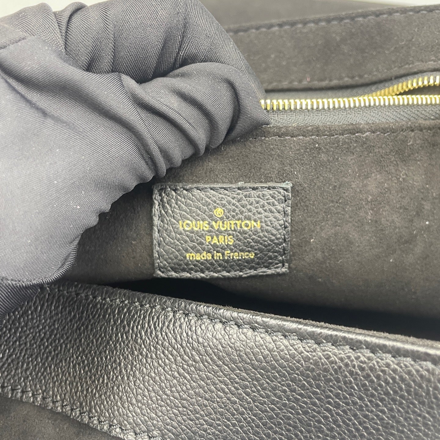 Louis Vuitton - Saint Germain - Leather - Black - (medium)