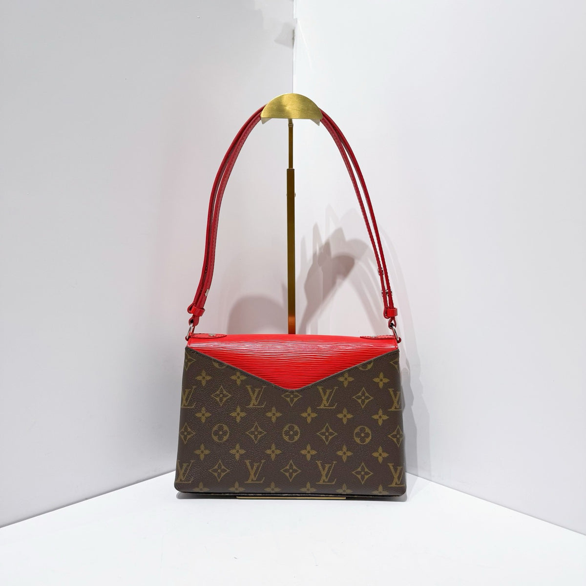Louis Vuitton - Saint Michel - Leather - Multicolour - (small)
