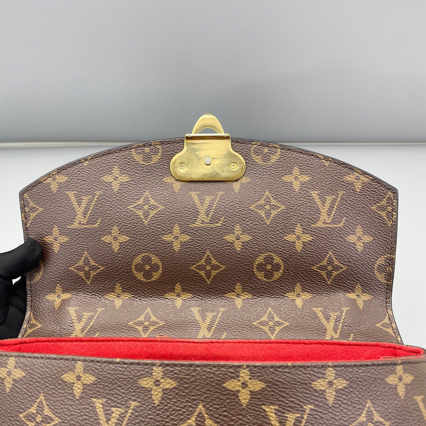 Louis Vuitton - Saint Placide Chain Bag - Monogram coated canvas and grained cowhide leather - Monogram Brown with Red accents - (Medium)