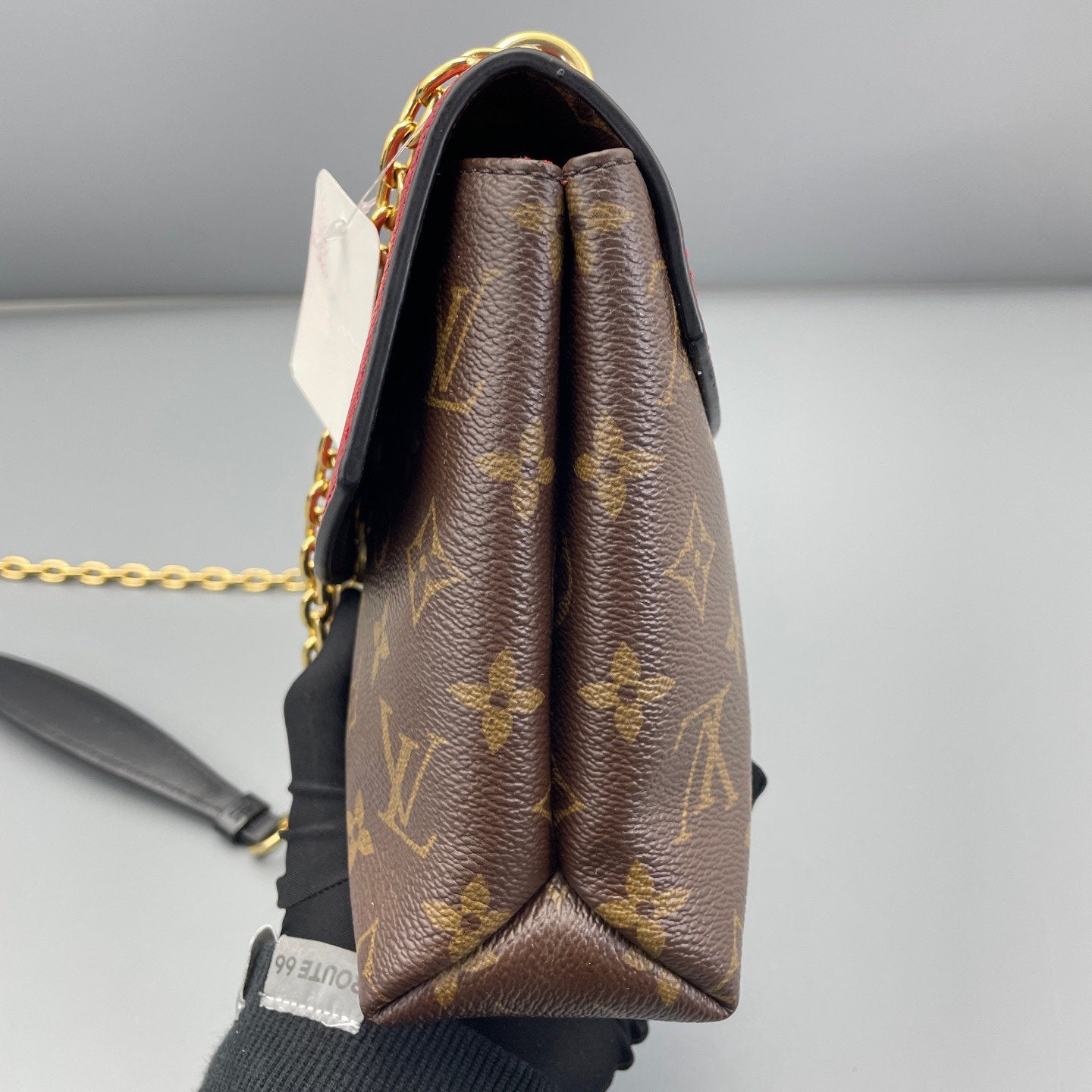 Louis Vuitton - Saint Placide Chain Bag - Monogram coated canvas and grained cowhide leather - Monogram Brown with Red accents - (Medium)