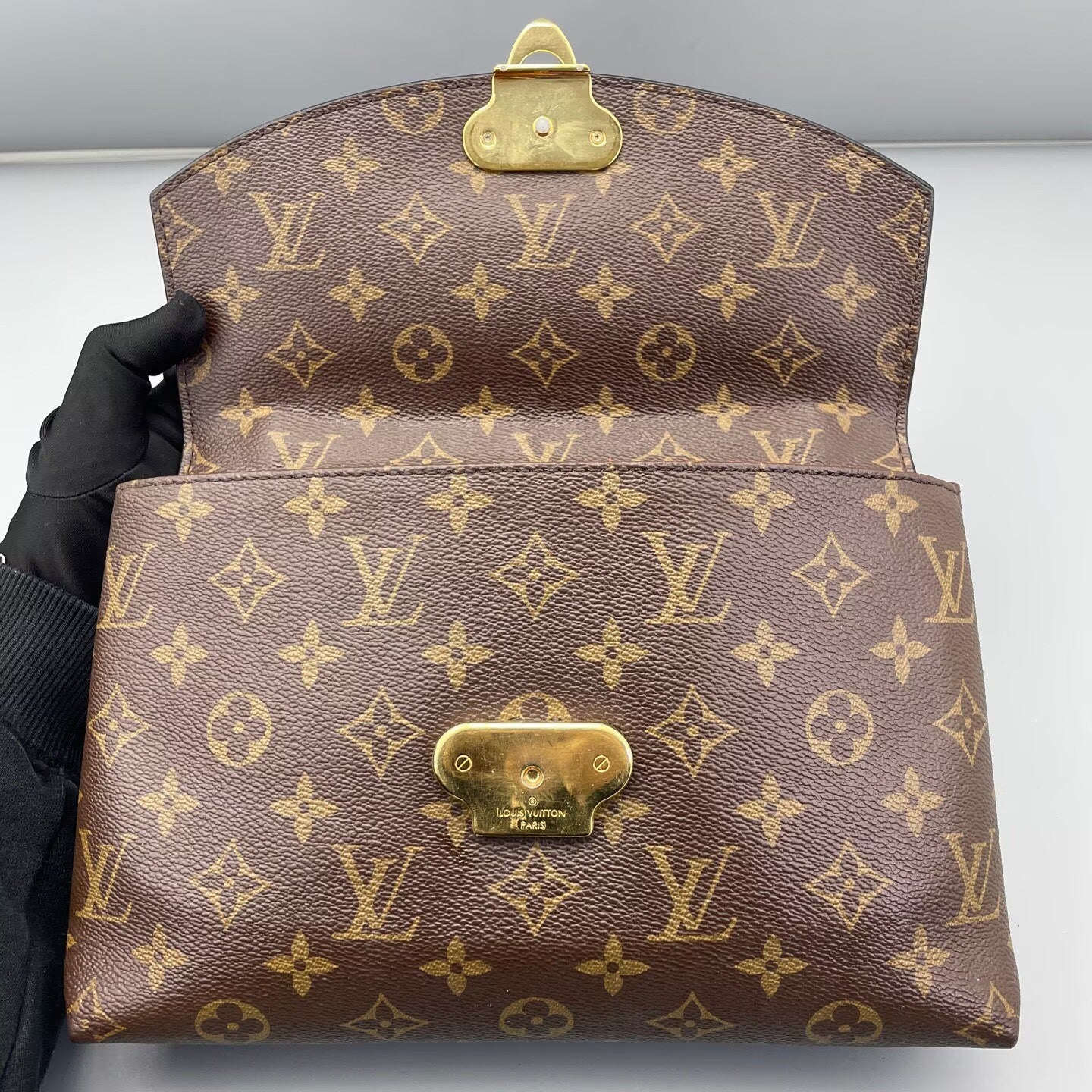 Louis Vuitton - Saint Placide Chain Bag - Monogram coated canvas and grained cowhide leather - Monogram Brown with Red accents - (Medium)