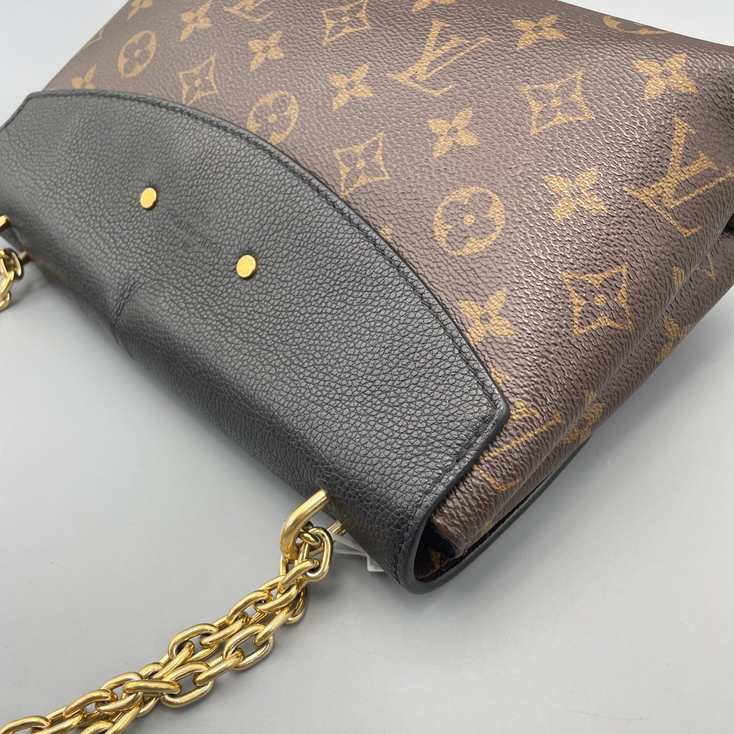 Louis Vuitton - Saint Placide - Leather - Multicolour - (medium)