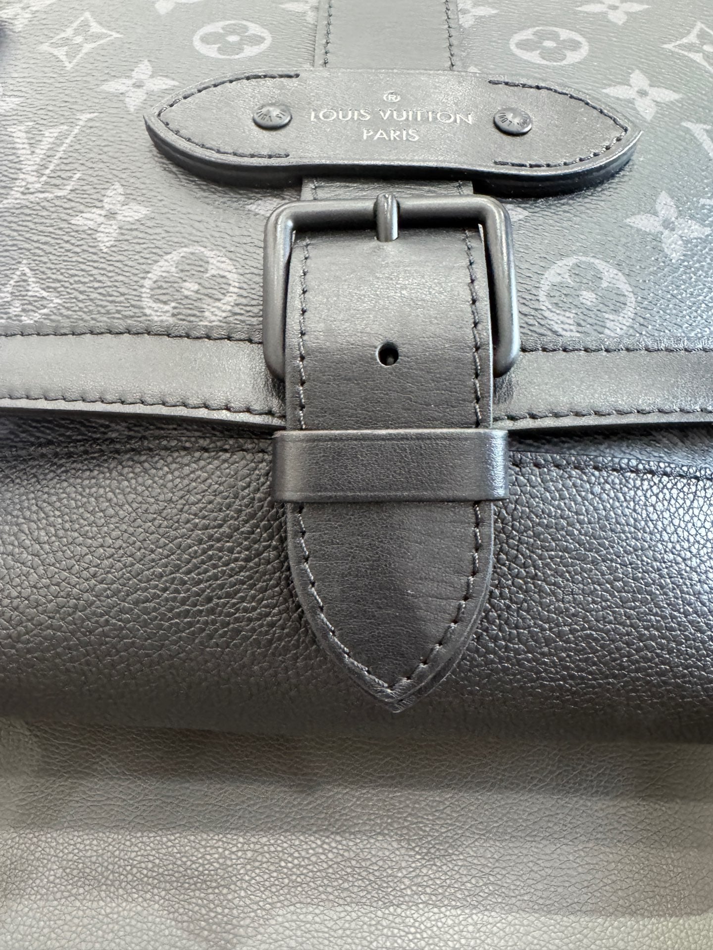 Louis Vuitton - Saumur - Leather - Grey - (medium)