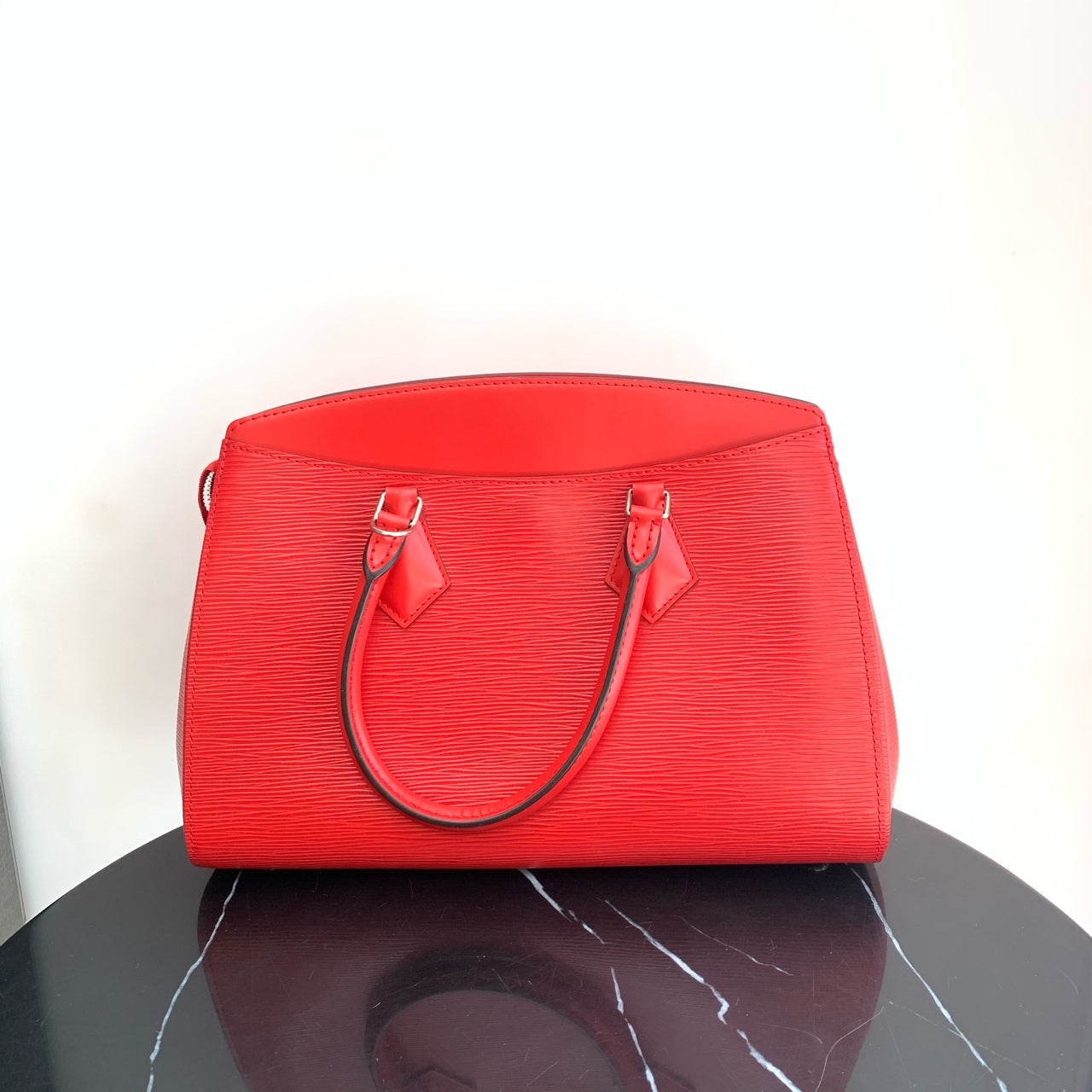 Louis Vuitton - Saumur - Leather - Red - (medium)