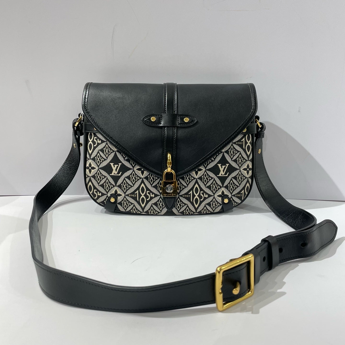 Louis Vuitton - Saumur Since 1854 Messenger Bag - Jacquard Canvas and Smooth Leather - Black and Beige with Gold-Tone Hardware - (Medium)