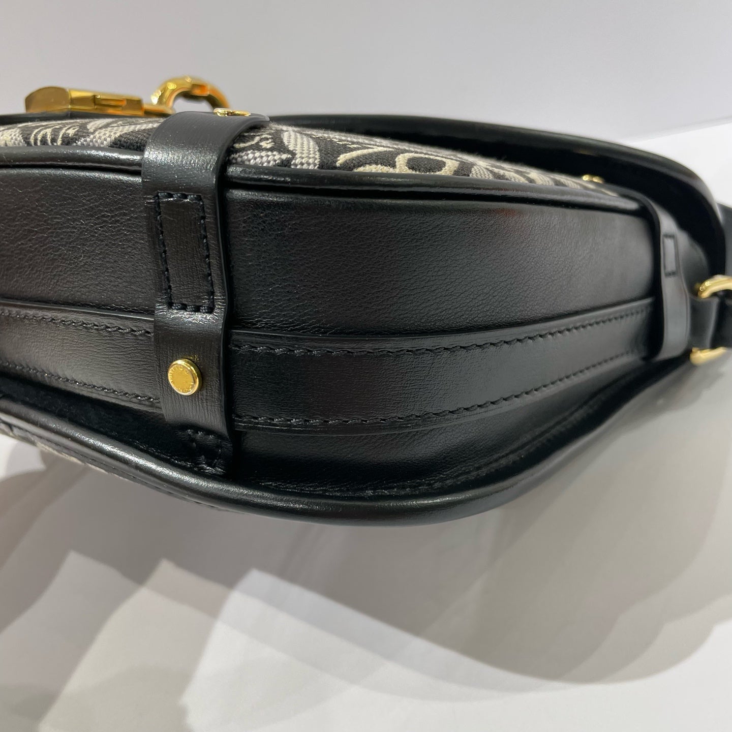 Louis Vuitton - Saumur Since 1854 Messenger Bag - Jacquard Canvas and Smooth Leather - Black and Beige with Gold-Tone Hardware - (Medium)