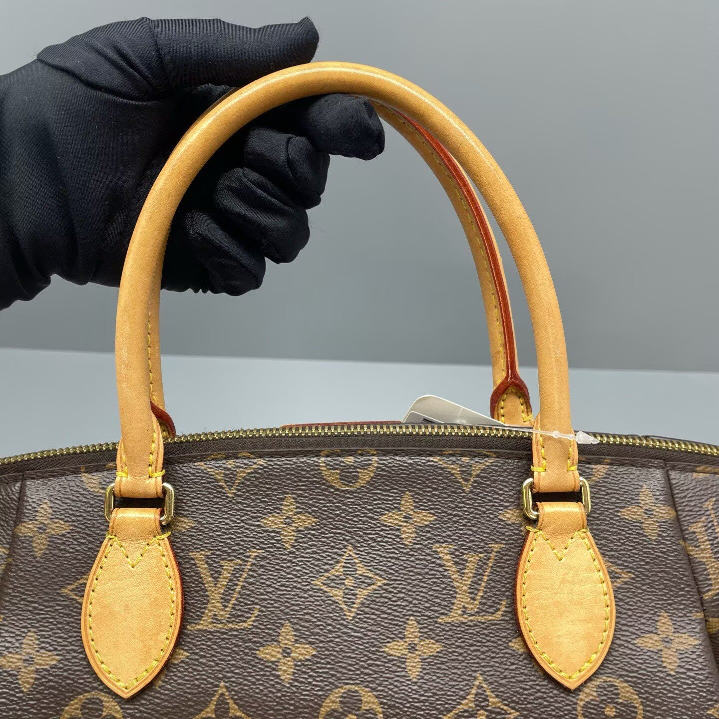 Louis Vuitton - Siena PM - Monogram canvas with natural cowhide leather trim - Brown with natural Vachetta and gold-tone hardware - (Medium)