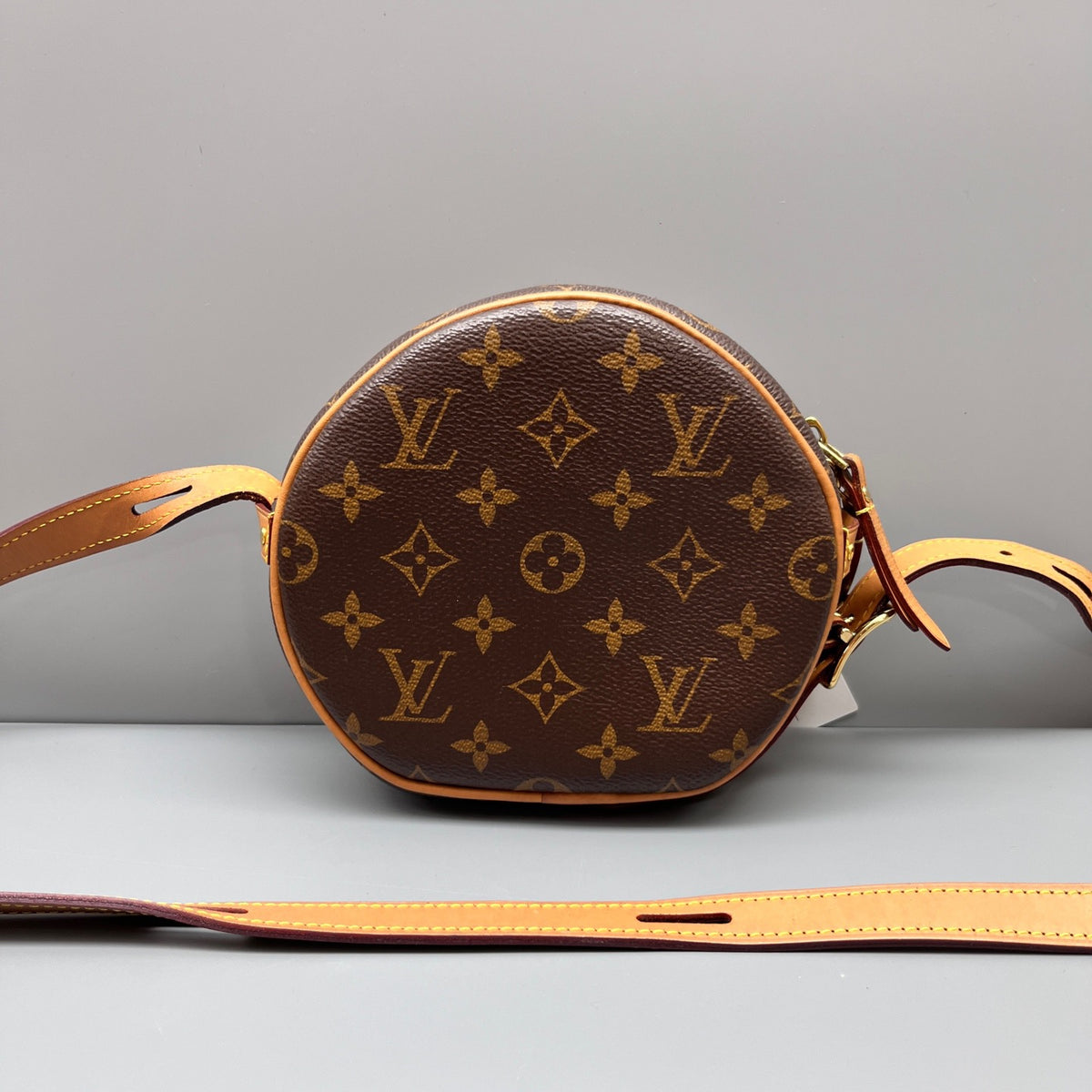 Louis Vuitton - Soft Round Pouch - Leather - Brown - (mini)
