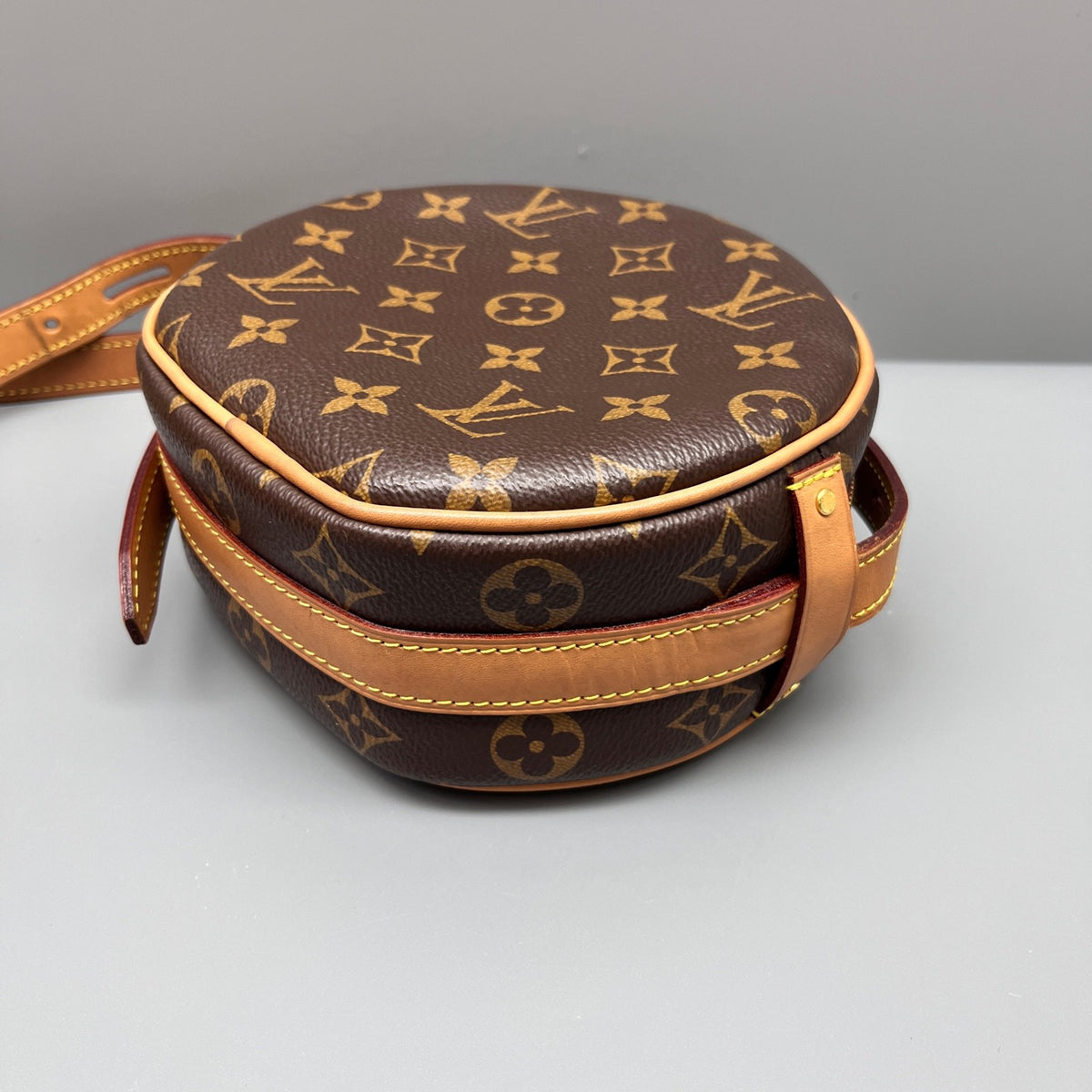Louis Vuitton - Soft Round Pouch - Leather - Brown - (mini)