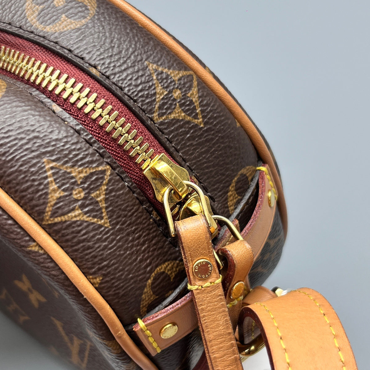 Louis Vuitton - Soft Round Pouch - Leather - Brown - (mini)