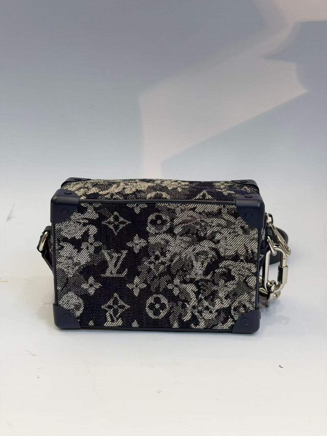 Louis Vuitton - Soft Trunk - Denim canvas with leather trim - Denim blue - (mini)