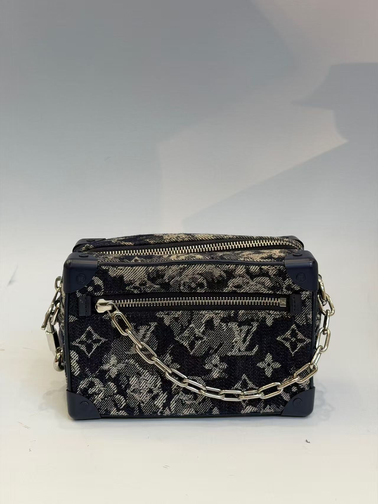 Louis Vuitton - Soft Trunk - Denim canvas with leather trim - Denim blue - (mini)