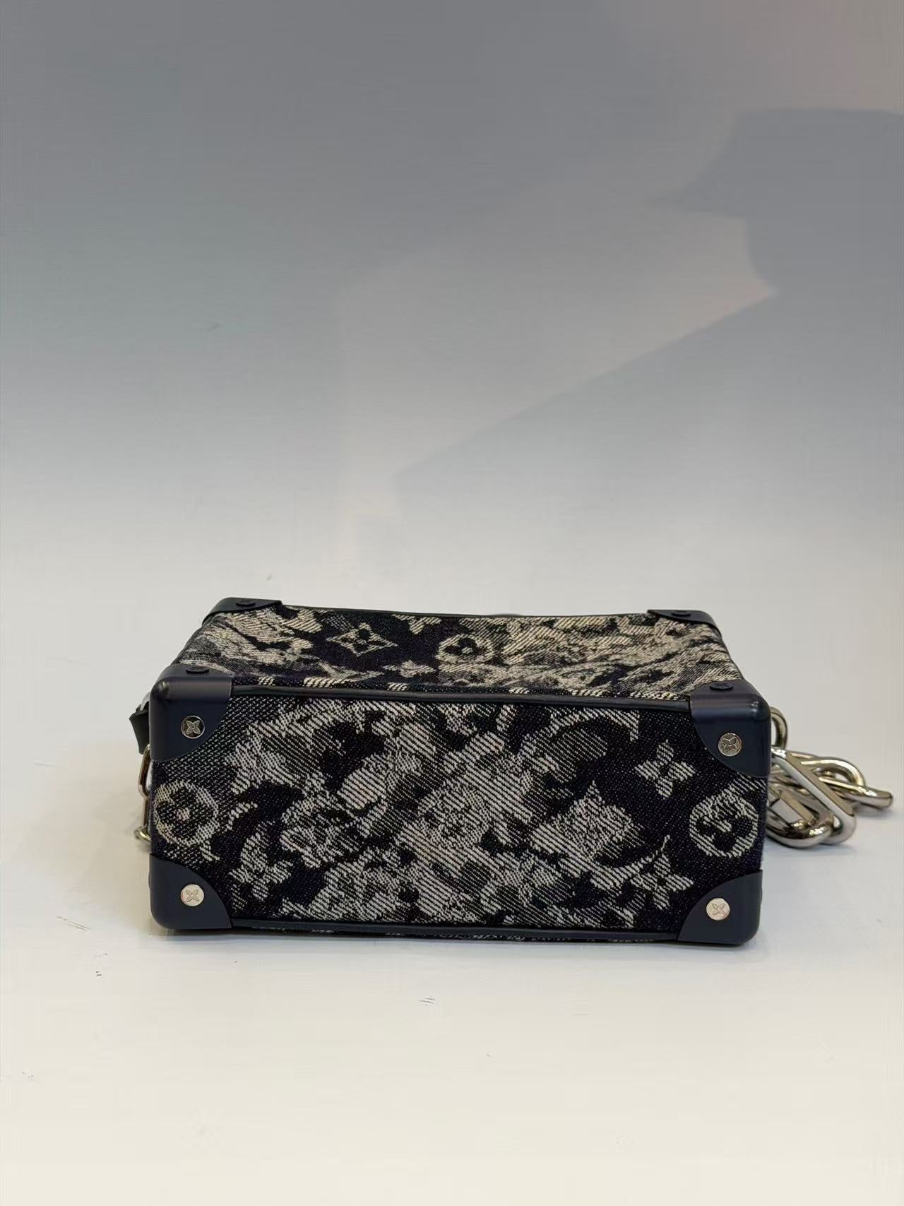 Louis Vuitton - Soft Trunk - Denim canvas with leather trim - Denim blue - (mini)