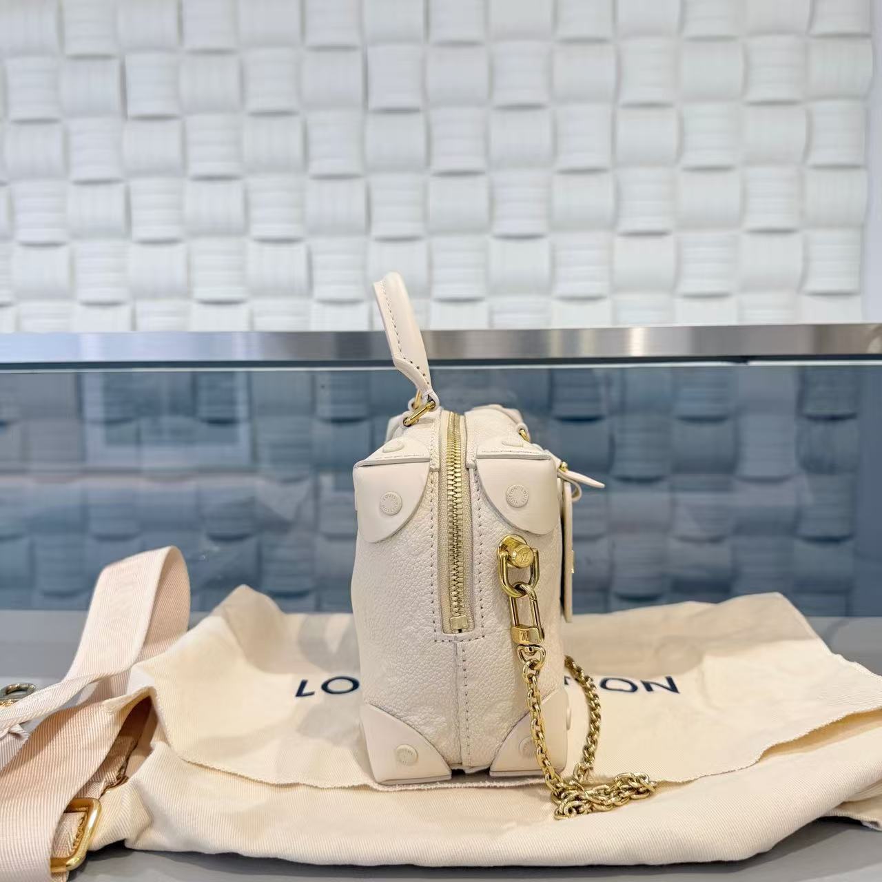 Louis Vuitton - Soft Trunk - Leather - Beige - (mini)
