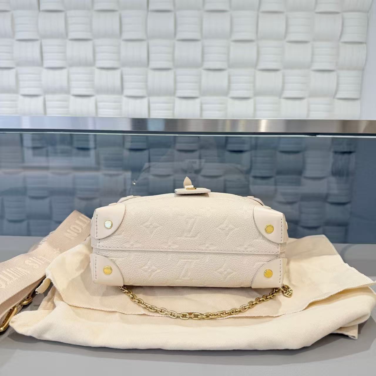 Louis Vuitton - Soft Trunk - Leather - Beige - (mini)