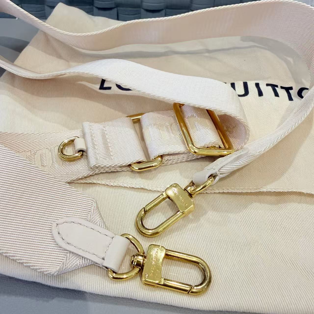 Louis Vuitton - Soft Trunk - Leather - Beige - (mini)