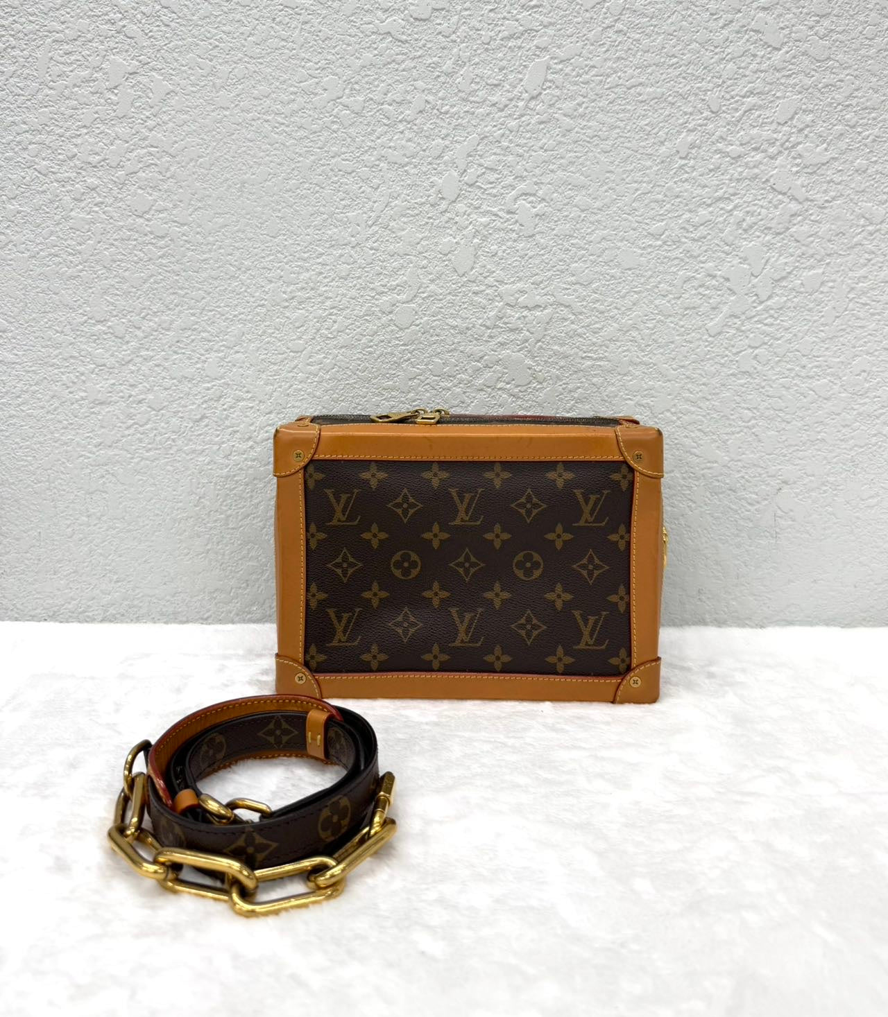 Louis Vuitton - Soft Trunk - Leather - Brown - (medium)
