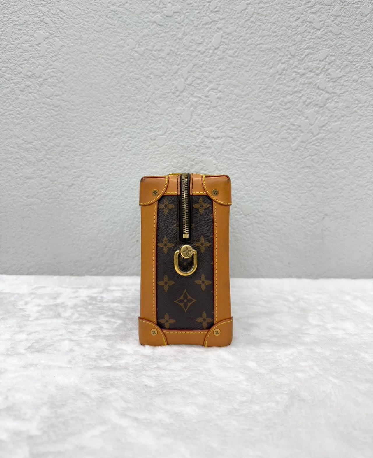 Louis Vuitton - Soft Trunk - Leather - Brown - (medium)