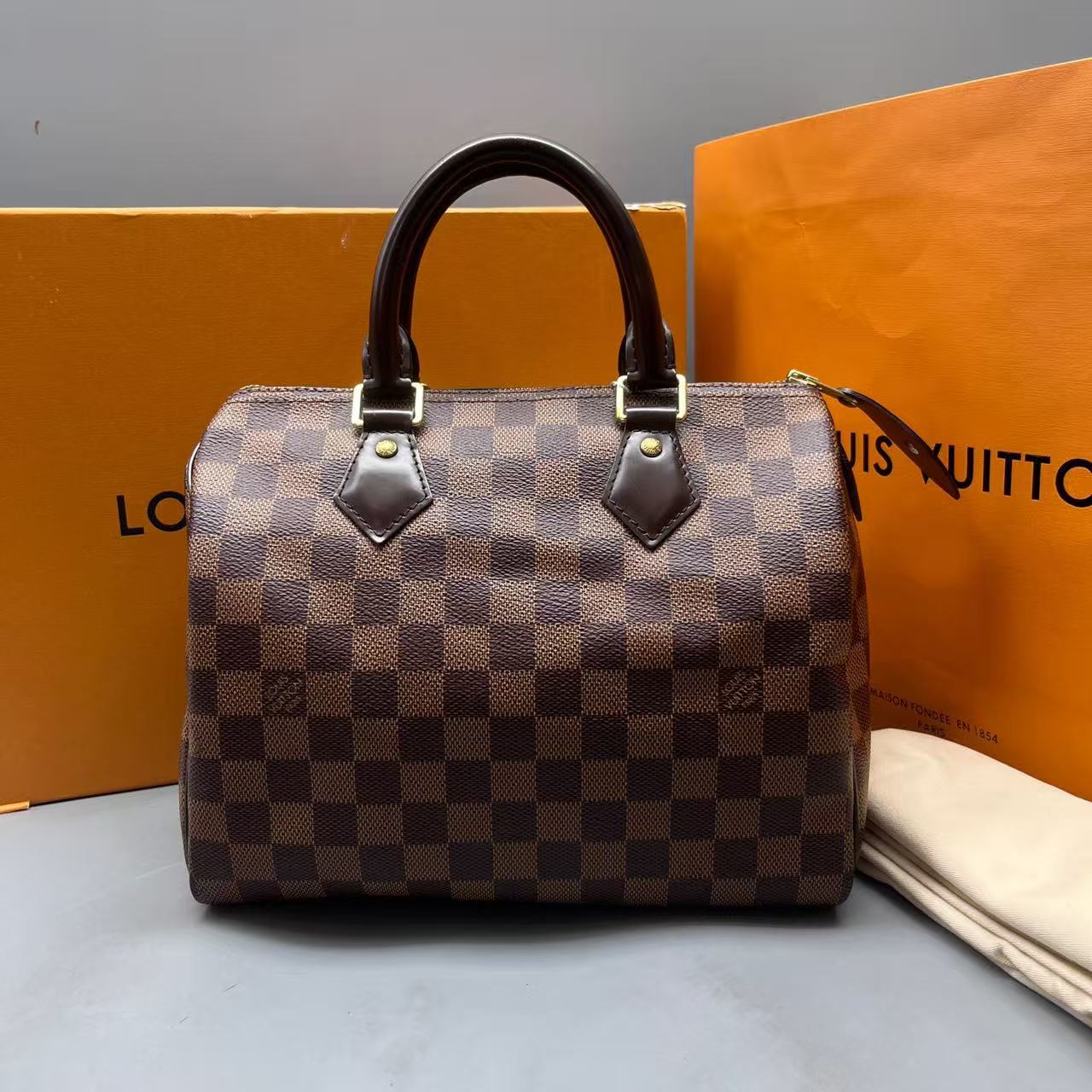 Louis Vuitton - Speedy 25 - Coated canvas with leather trim - Brown - (Small)