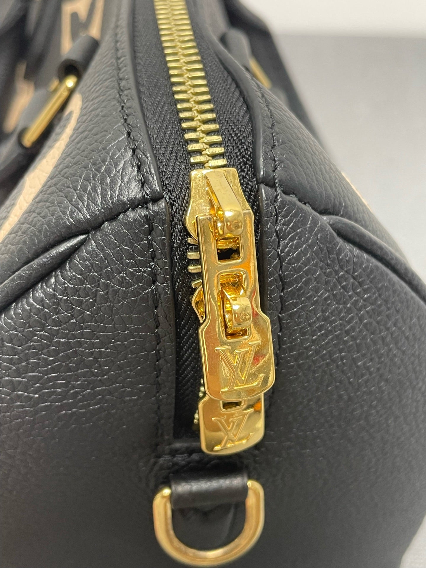 Louis Vuitton - Speedy 25 - Leather - Black - (medium)