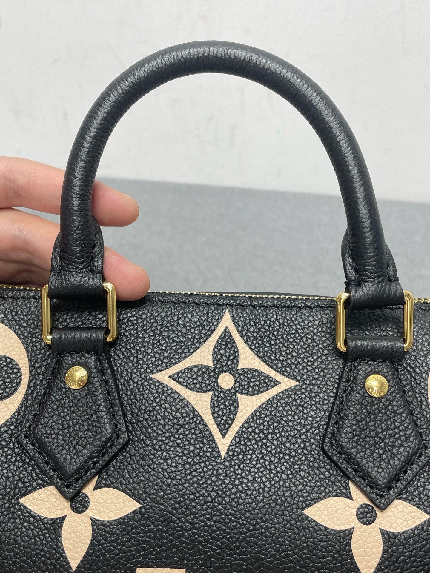 Louis Vuitton - Speedy 25 - Leather - Black - (medium)