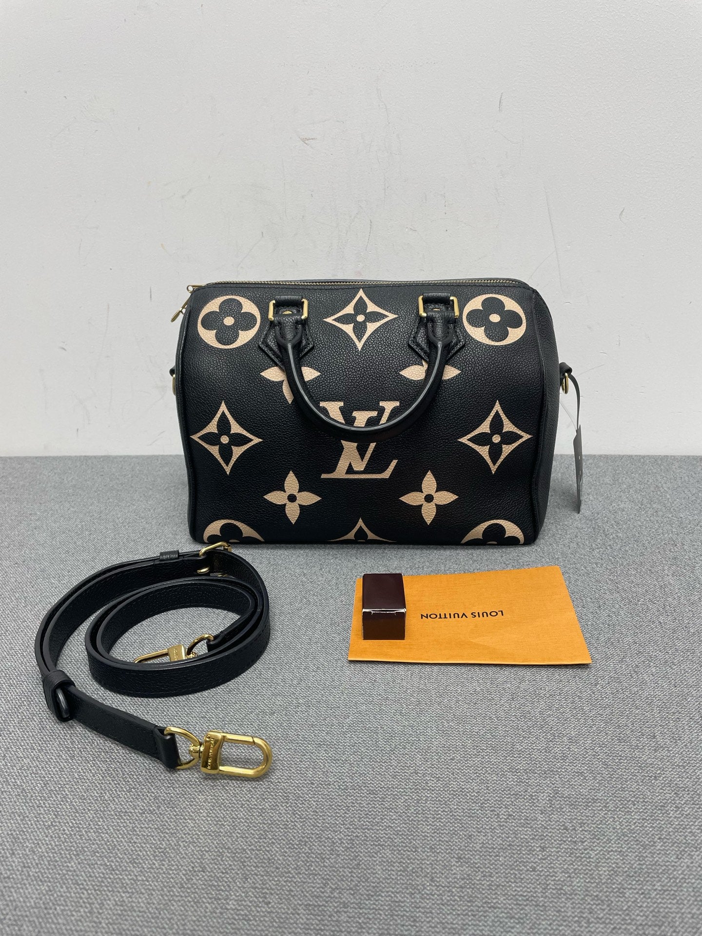 Louis Vuitton - Speedy 25 - Leather - Black - (small)