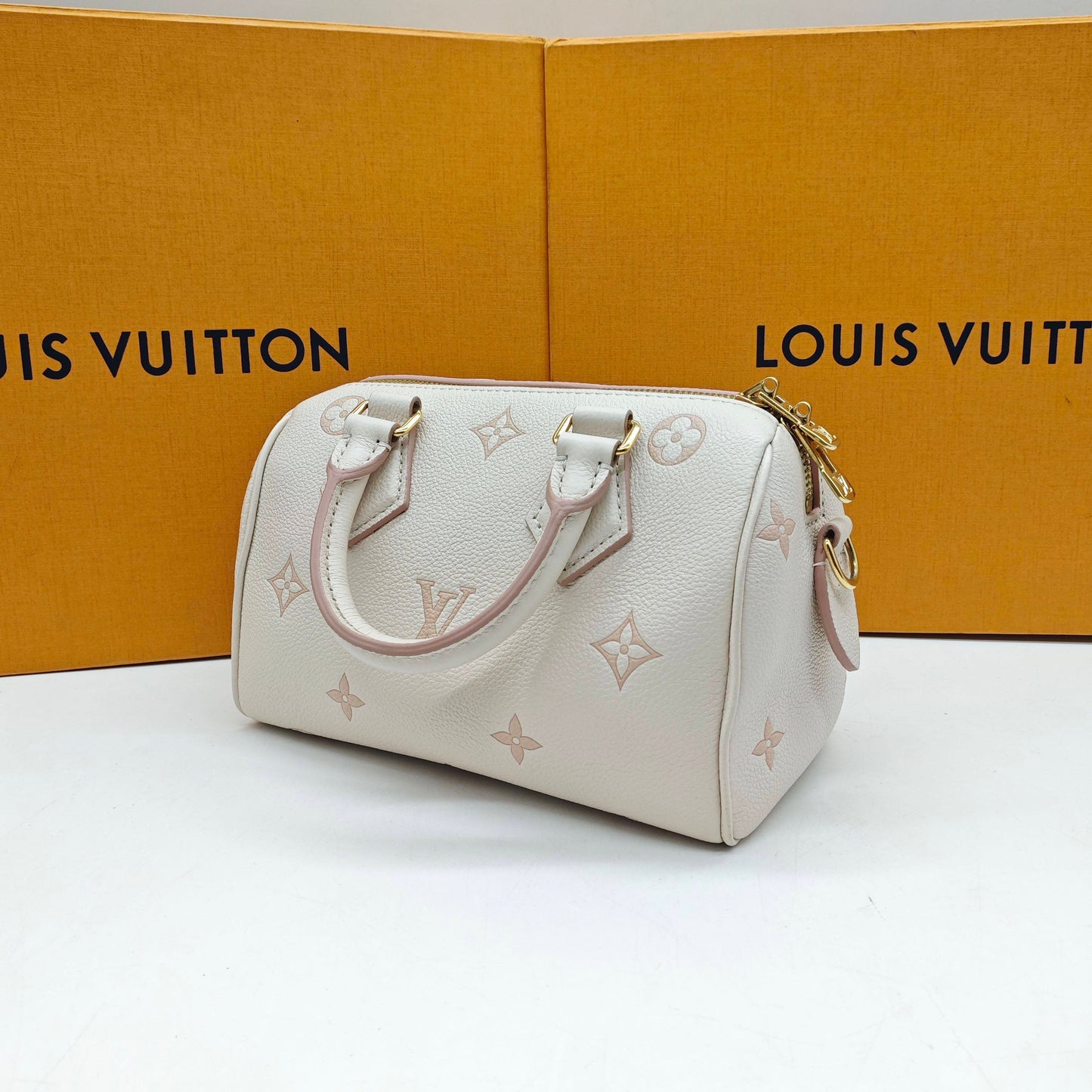 Louis Vuitton - Speedy Bandoulière 20 - Embossed grained leather - Cream white with pink accents - (mini)