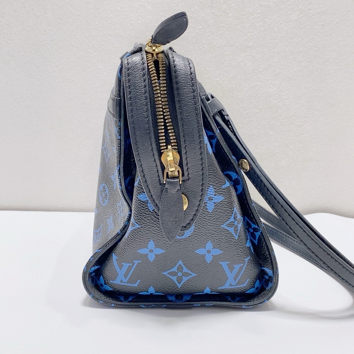 Louis Vuitton - Speedy - Leather - Black - (Small)