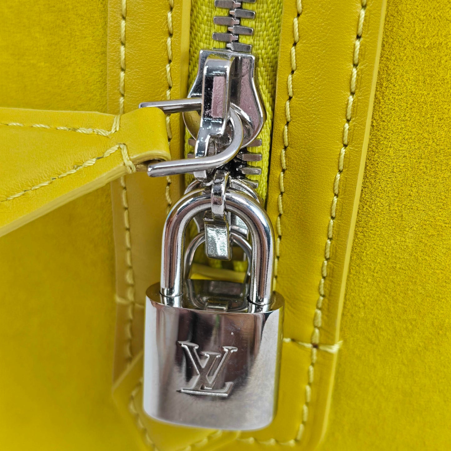 Louis Vuitton - Speedy - Suede - Yellow - (mini)