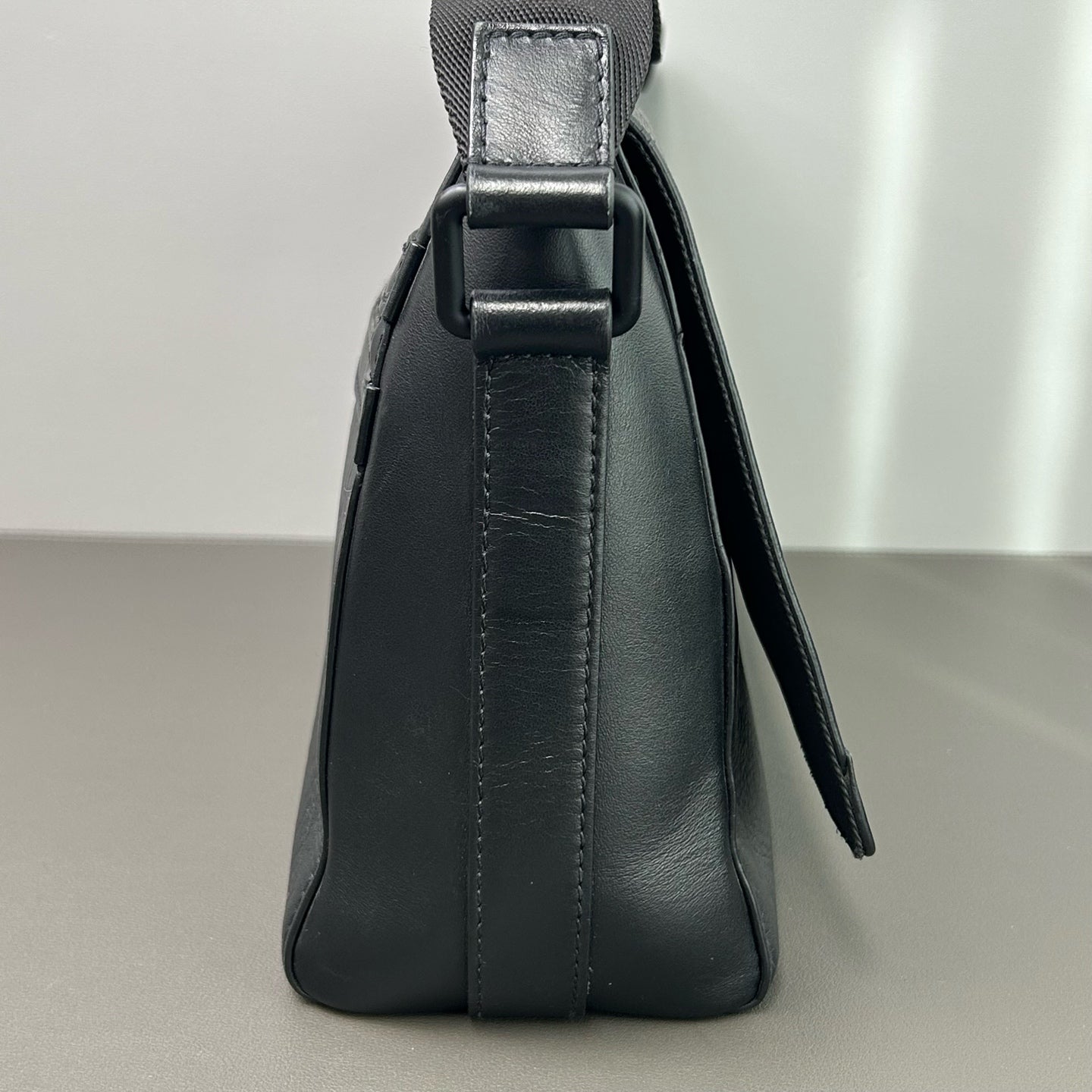 Louis Vuitton - Sprinter - Leather - Black - (medium)