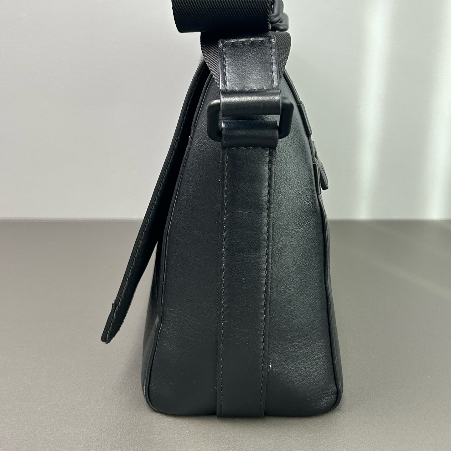 Louis Vuitton - Sprinter - Leather - Black - (medium)