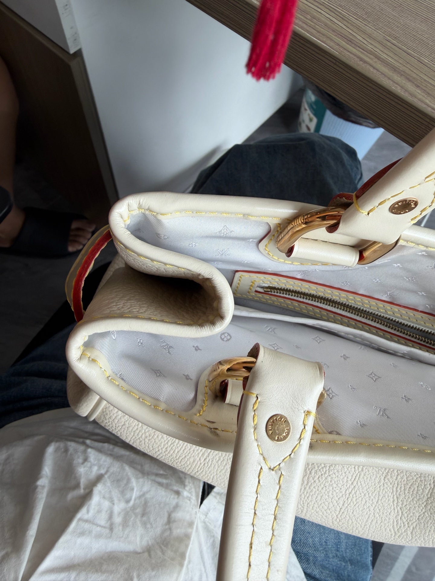 Louis Vuitton - Suhali - Leather - Beige - (Medium)