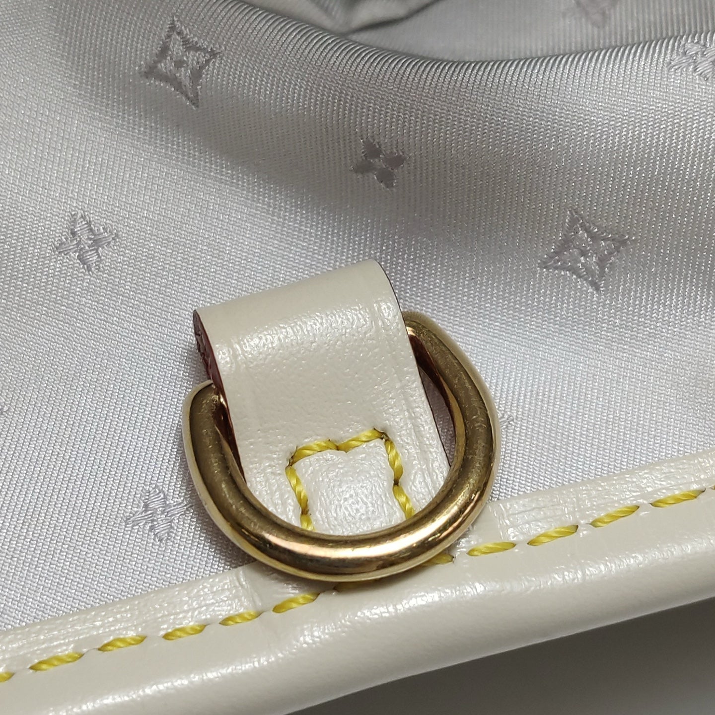 Louis Vuitton - Suhali - Leather - Beige - (Medium)