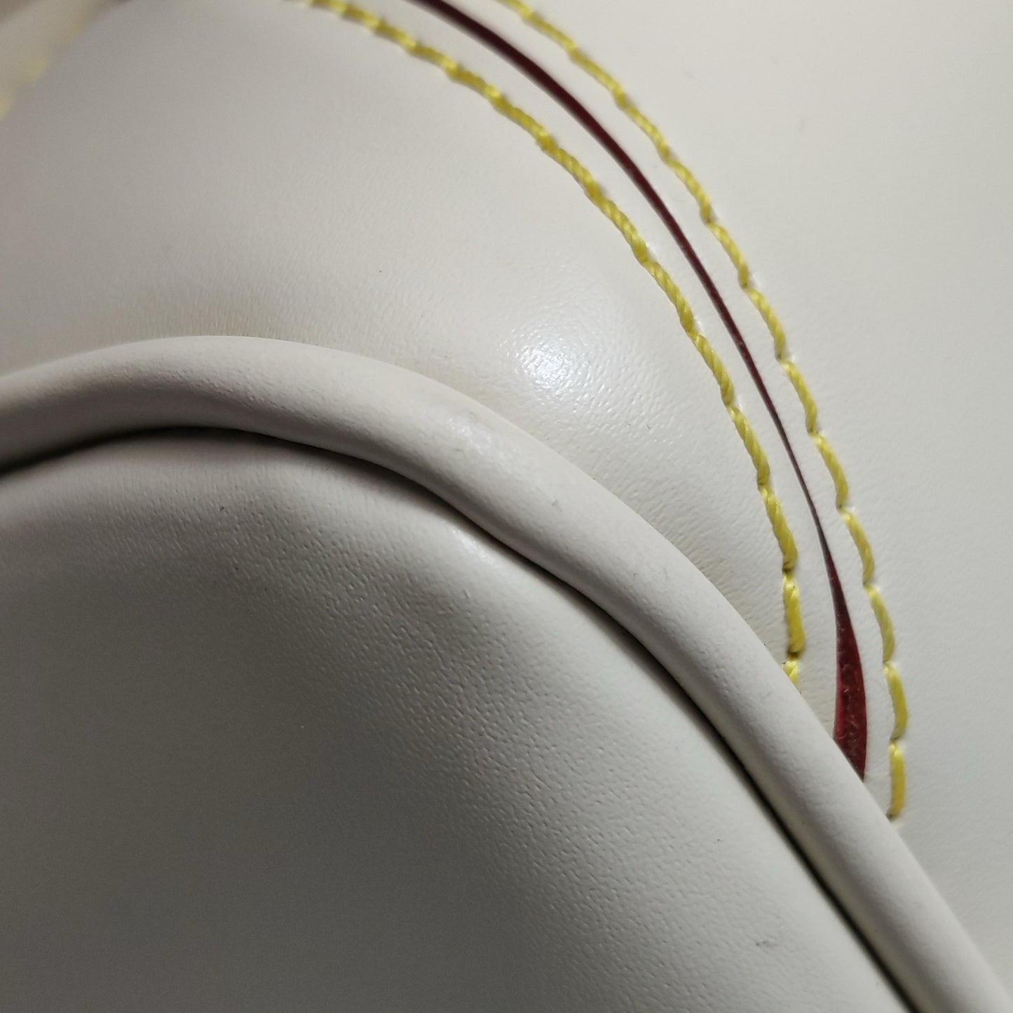 Louis Vuitton - Suhali - Leather - Beige - (Medium)