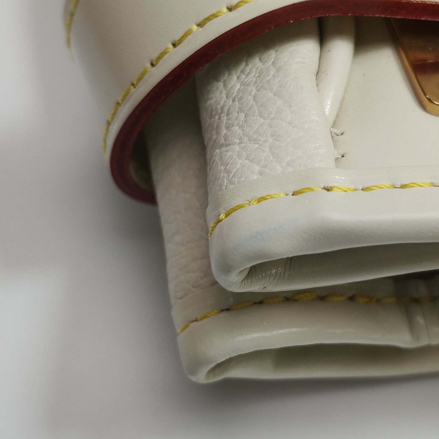 Louis Vuitton - Suhali - Leather - Beige - (Medium)