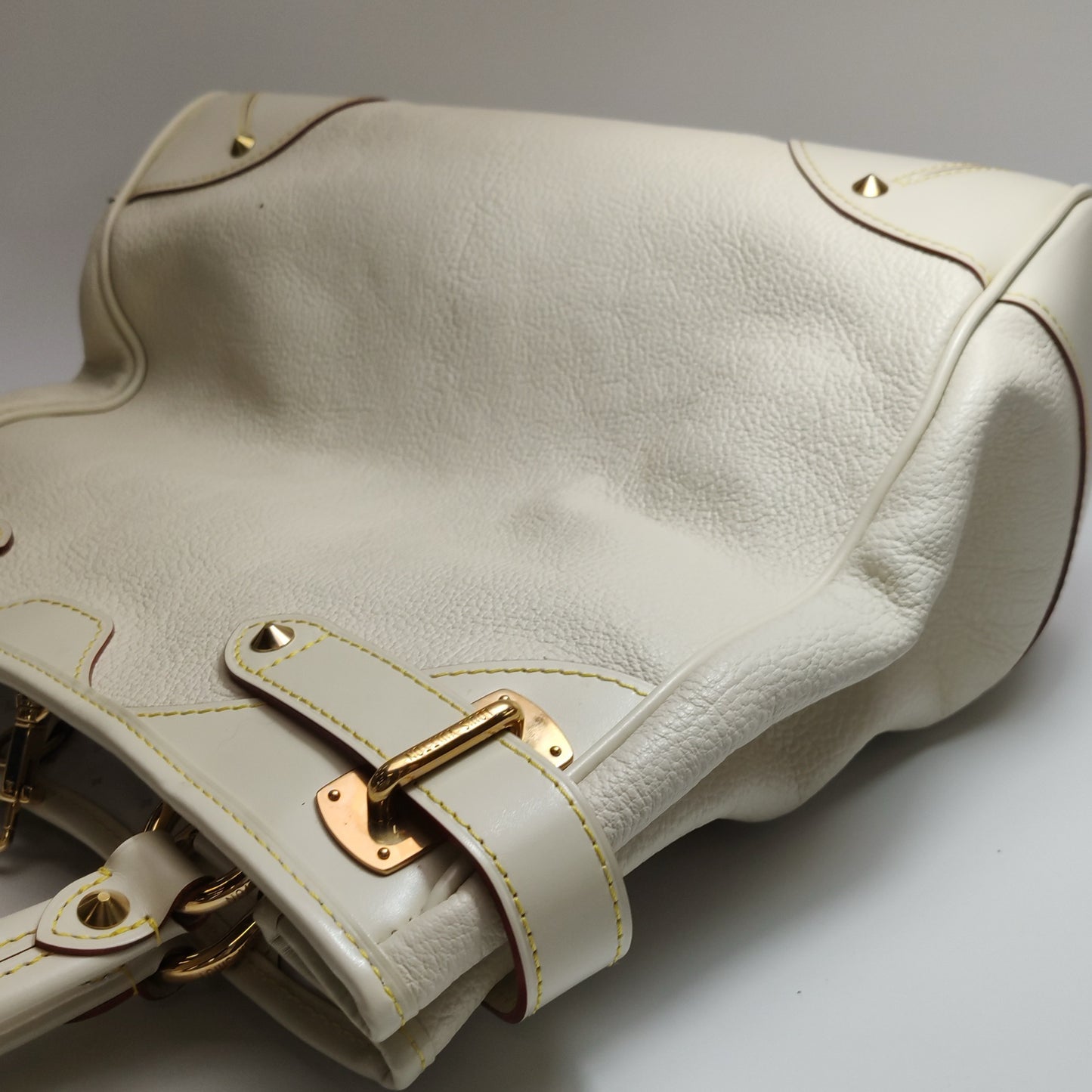 Louis Vuitton - Suhali - Leather - Beige - (Medium)