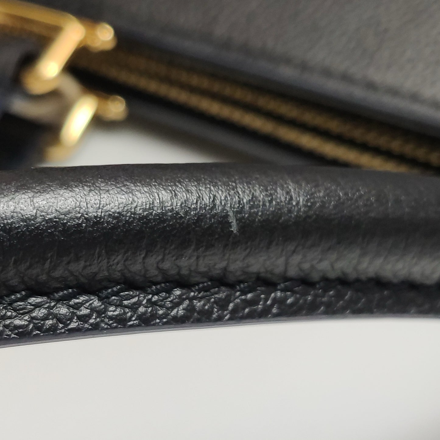 Louis Vuitton - Sully - Leather - Black - (medium)