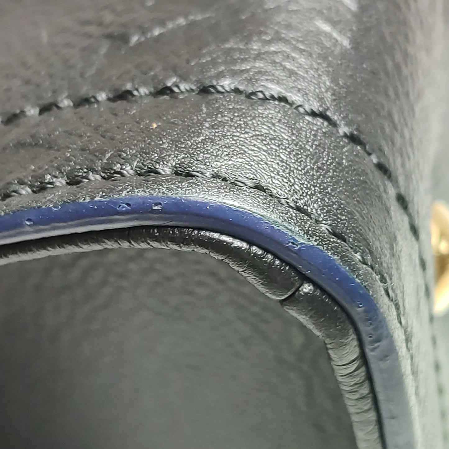 Louis Vuitton - Sully - Leather - Black - (medium)