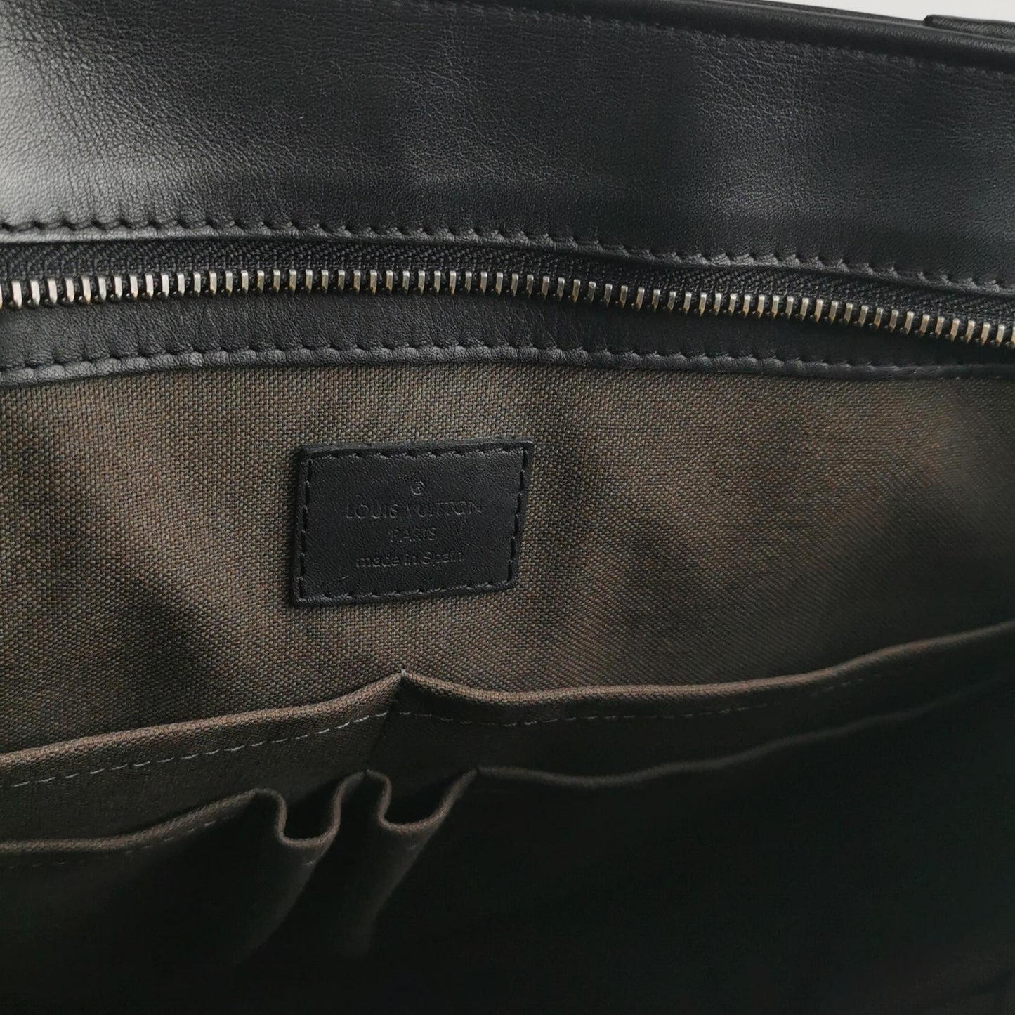 Louis Vuitton - Tadao - Leather - Black - (large)