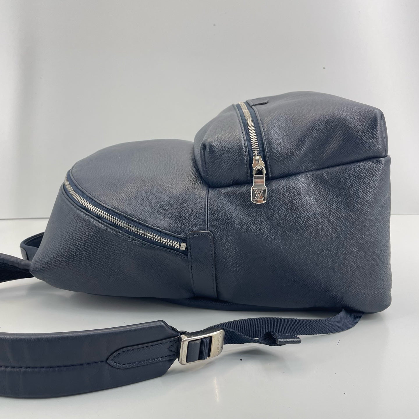 Louis Vuitton - Taigarama Discovery Backpack - Leather - Blue - (medium)