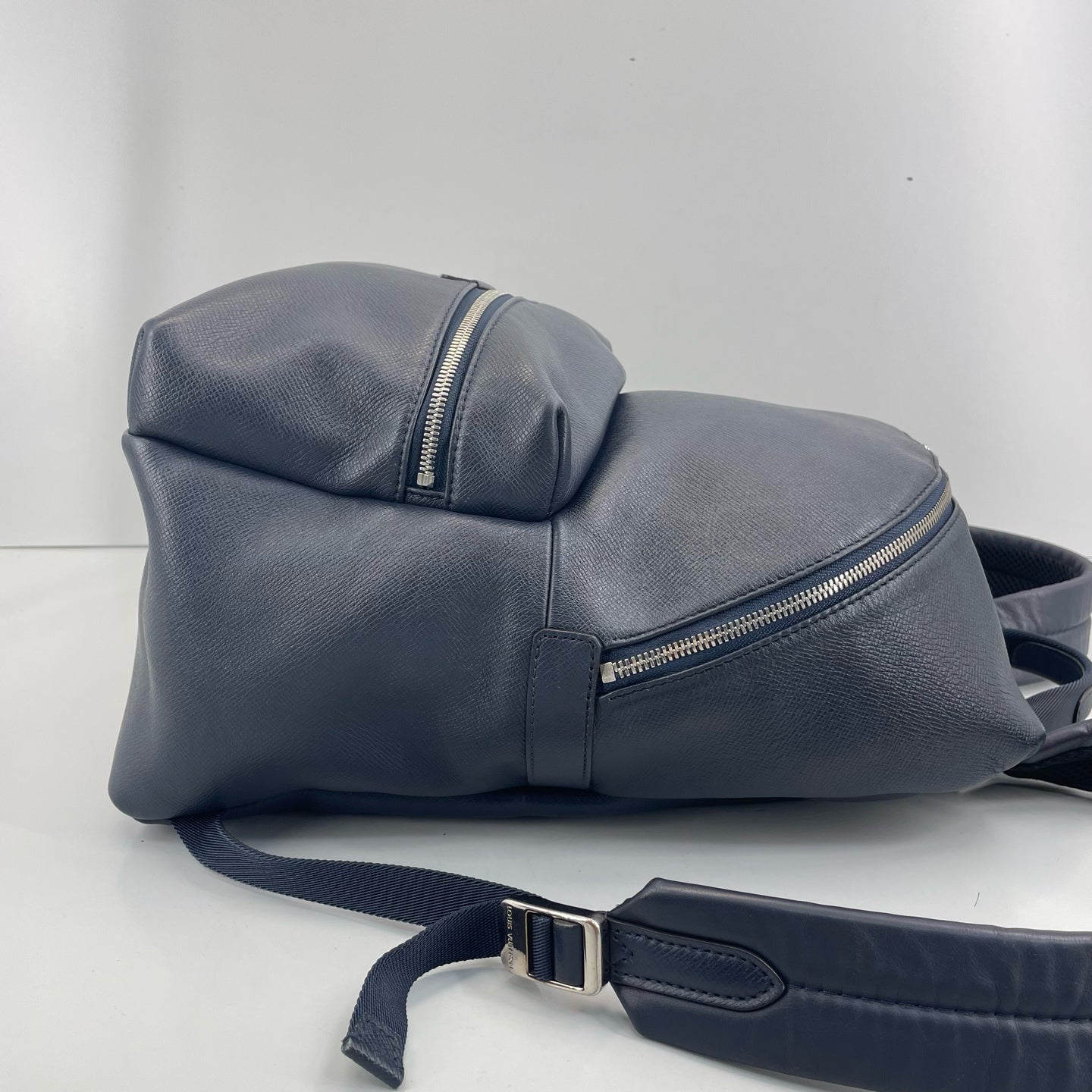 Louis Vuitton - Taigarama Discovery Backpack - Leather - Blue - (medium)