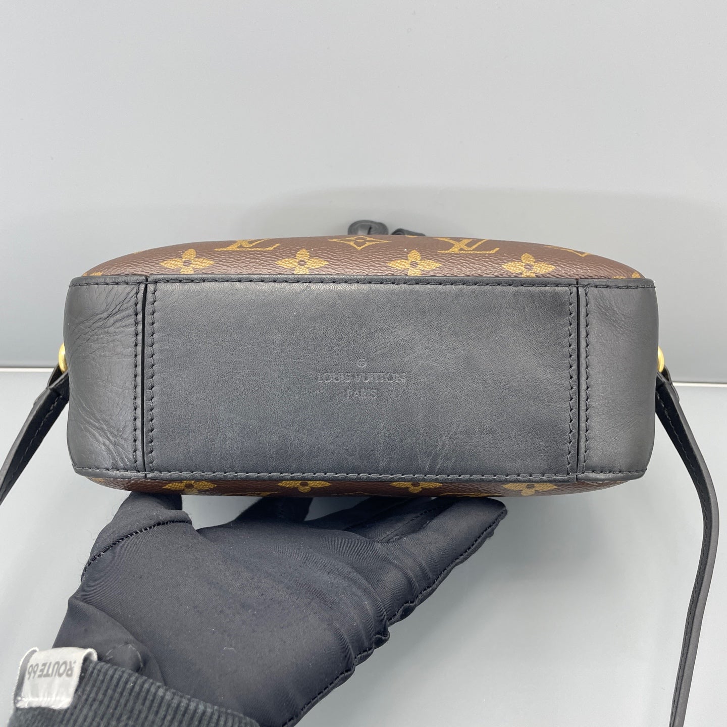 Louis Vuitton - Tassel Camera Bag - Monogram coated canvas and grained leather - Brown and Black - (Small)