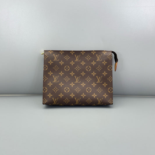 Louis Vuitton - Toiletry Pouch 26 - Monogram coated canvas with natural cowhide leather trim - Brown - (medium)