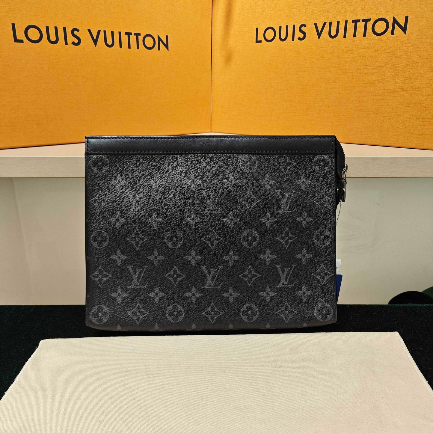Louis Vuitton - Toiletry Pouch 26 Monogram Eclipse - Monogram coated canvas with leather trim - Black - (Medium)