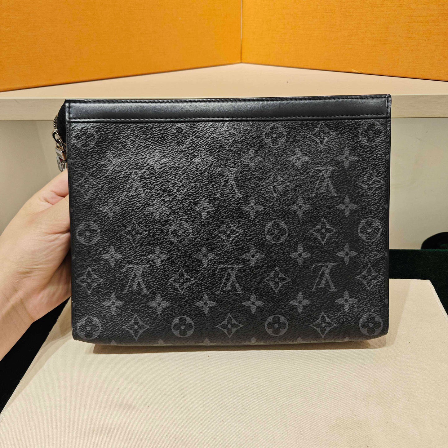 Louis Vuitton - Toiletry Pouch 26 Monogram Eclipse - Monogram coated canvas with leather trim - Black - (Medium)