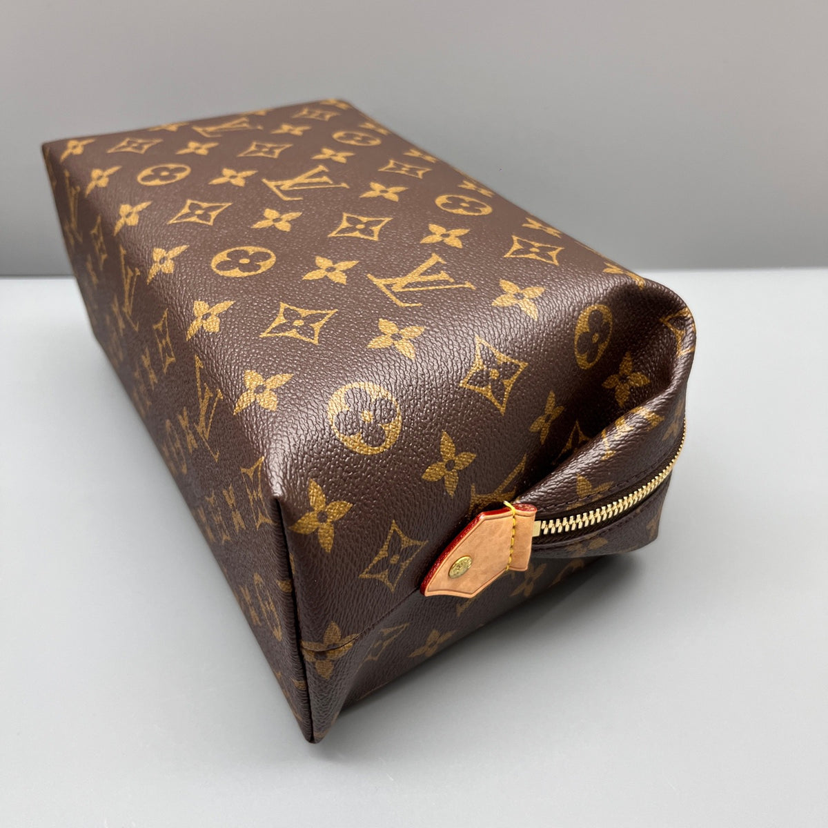 Louis Vuitton - Toiletry Pouch 26 - Synthetic - Brown - (medium)