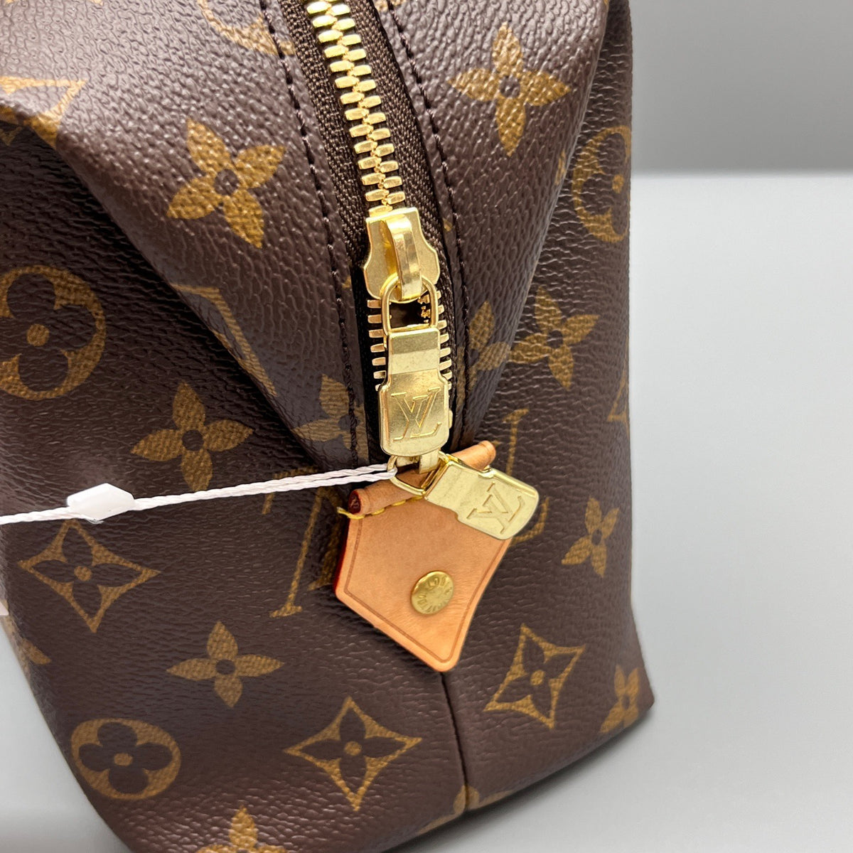 Louis Vuitton - Toiletry Pouch 26 - Synthetic - Brown - (medium)