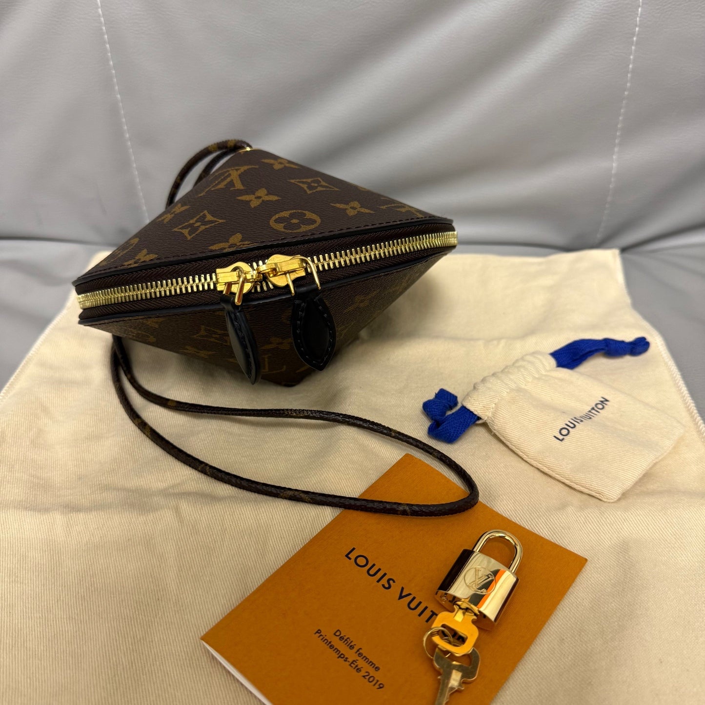 Louis Vuitton - Toupie - Cloth - Brown - (small)